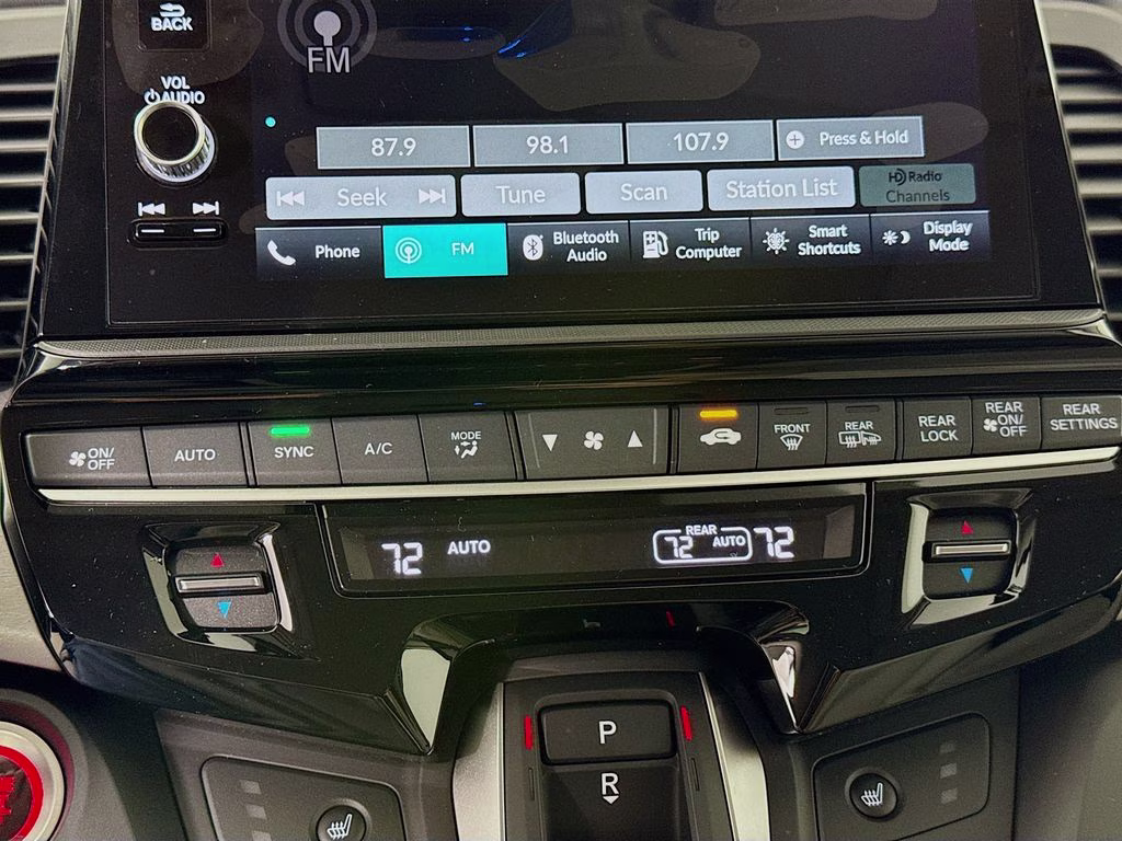 2026 Platinum White Pearl Honda Odyssey EX-L FWD Van