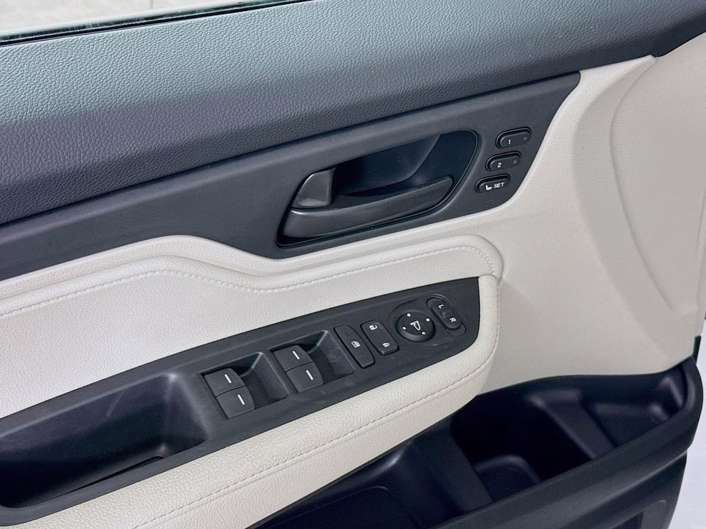 2026 Platinum White Pearl Honda Odyssey EX-L FWD Van