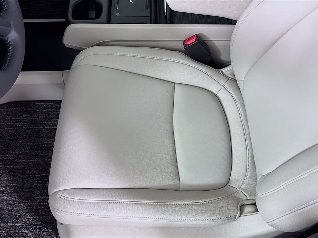 2026 Platinum White Pearl Honda Odyssey EX-L FWD Van
