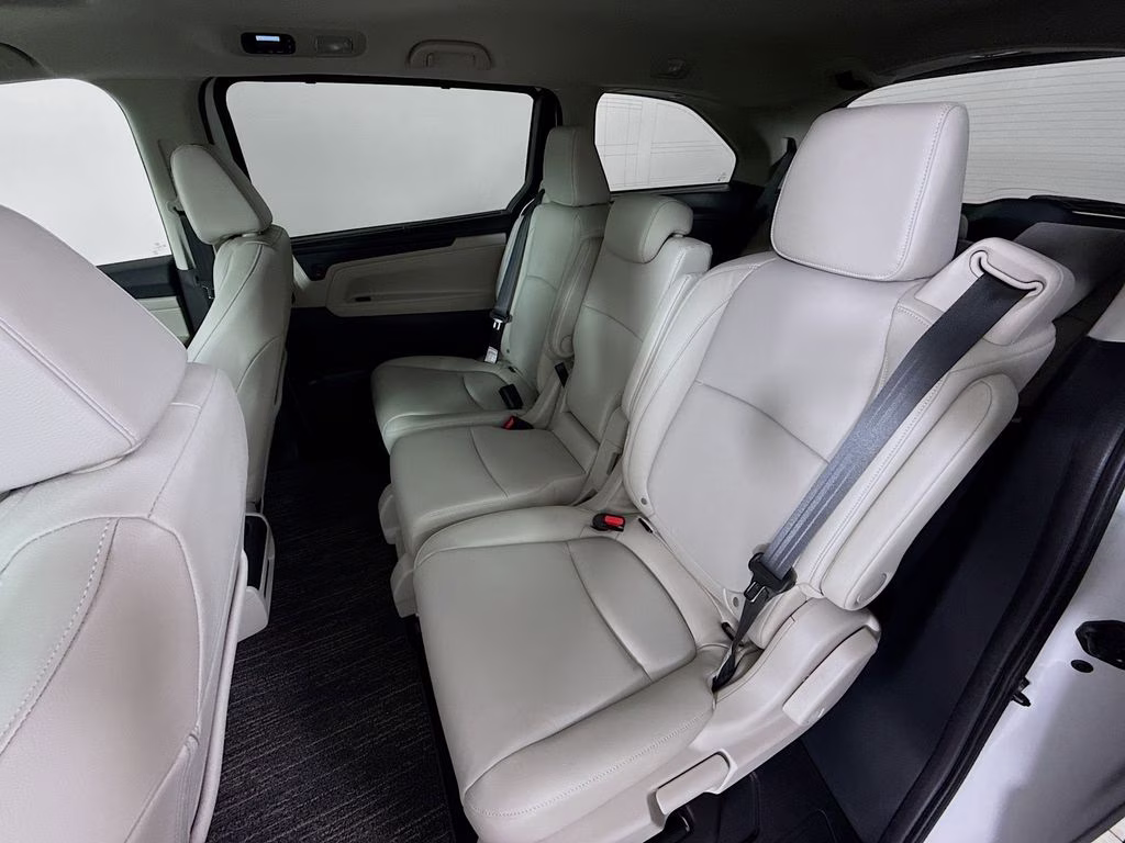 2026 Platinum White Pearl Honda Odyssey EX-L FWD Van