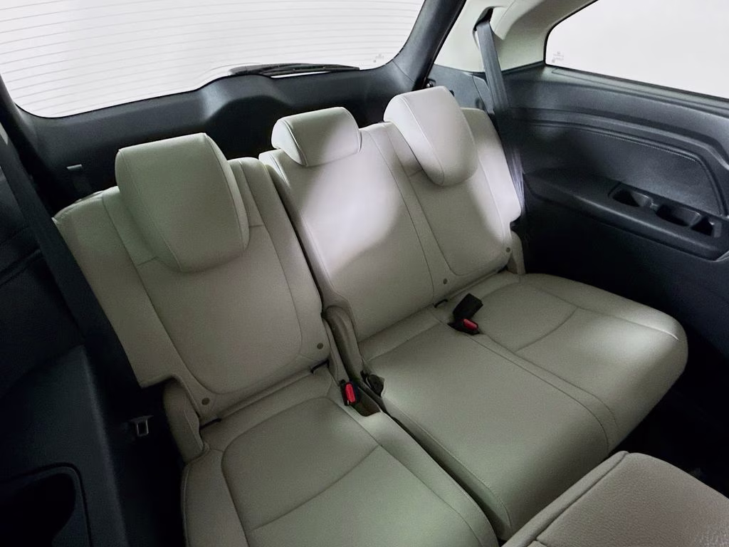 2026 Platinum White Pearl Honda Odyssey EX-L FWD Van