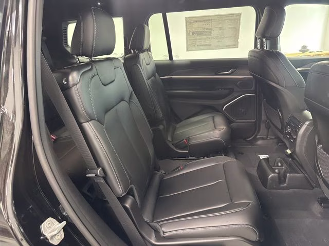 2026 Diamond Black Crystal Pearlcoat Jeep Grand Cherokee L Limited 4X4 SUV
