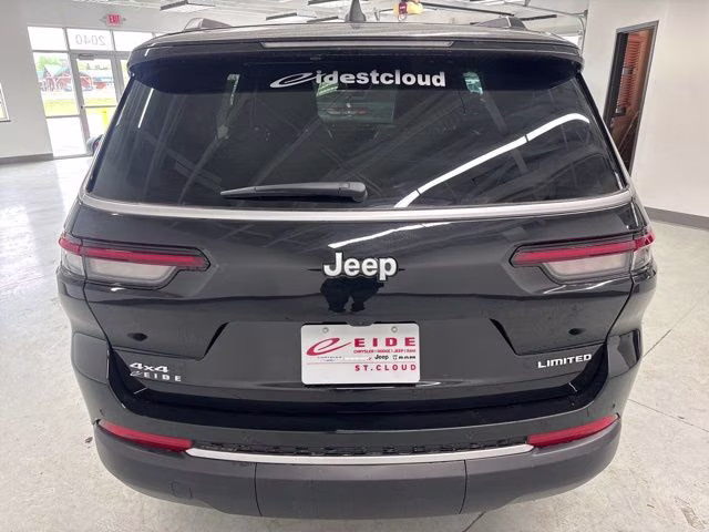 2026 Diamond Black Crystal Pearlcoat Jeep Grand Cherokee L Limited 4X4 SUV