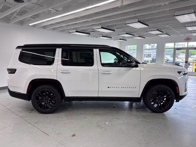 2026 Bright White Clearcoat Jeep Grand Wagoneer Summit Reserve 4X4 SUV