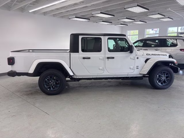 2026 Bright White Clearcoat Jeep Gladiator 85th Anniversary Edition 4X4 Truck