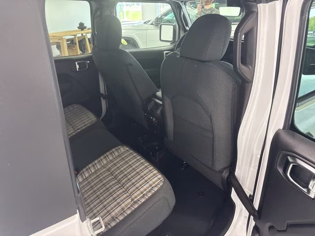 2026 Bright White Clearcoat Jeep Gladiator 85th Anniversary Edition 4X4 Truck