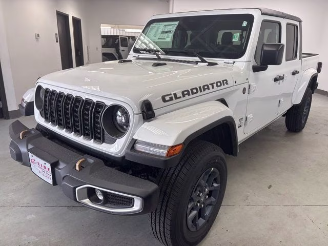 2026 Bright White Clearcoat Jeep Gladiator 85th Anniversary Edition 4X4 Truck