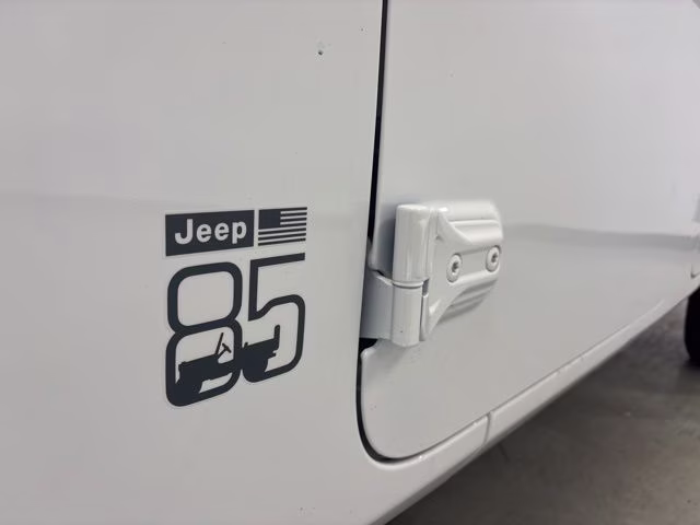 2026 Bright White Clearcoat Jeep Gladiator 85th Anniversary Edition 4X4 Truck