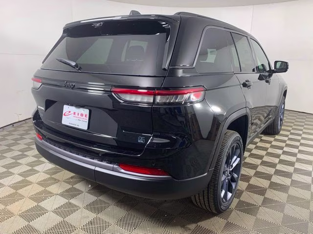2026 Diamond Black Crystal Pearlcoat Jeep Grand Cherokee 85th Anniversary Edition 4X4 SUV