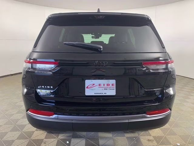 2026 Diamond Black Crystal Pearlcoat Jeep Grand Cherokee 85th Anniversary Edition 4X4 SUV