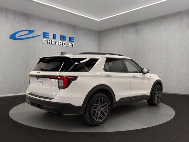 2025 White Metallic Ford Explorer ST-Line 4X4 SUV