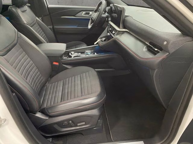 2025 White Metallic Ford Explorer ST-Line 4X4 SUV