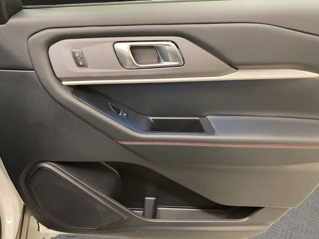 2025 White Metallic Ford Explorer ST-Line 4X4 SUV