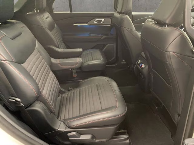 2025 White Metallic Ford Explorer ST-Line 4X4 SUV