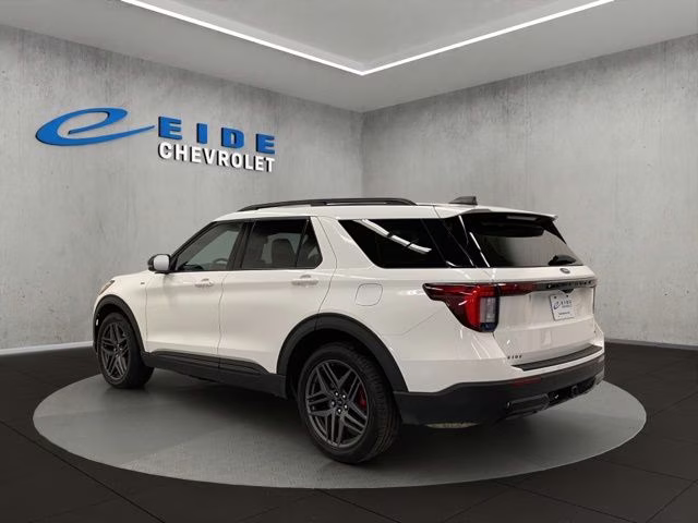2025 White Metallic Ford Explorer ST-Line 4X4 SUV