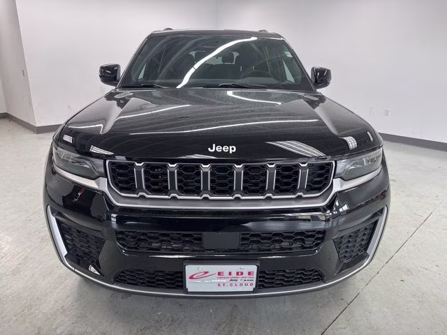 2026 Diamond Black Crystal Pearlcoat Jeep Grand Cherokee L Limited 4X4 SUV
