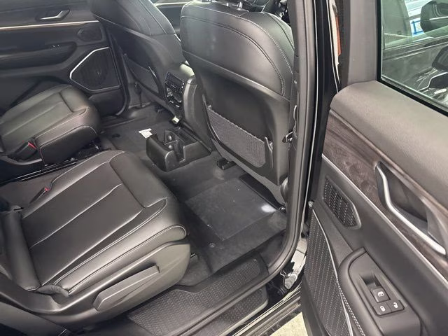 2026 Diamond Black Crystal Pearlcoat Jeep Grand Cherokee L Limited 4X4 SUV