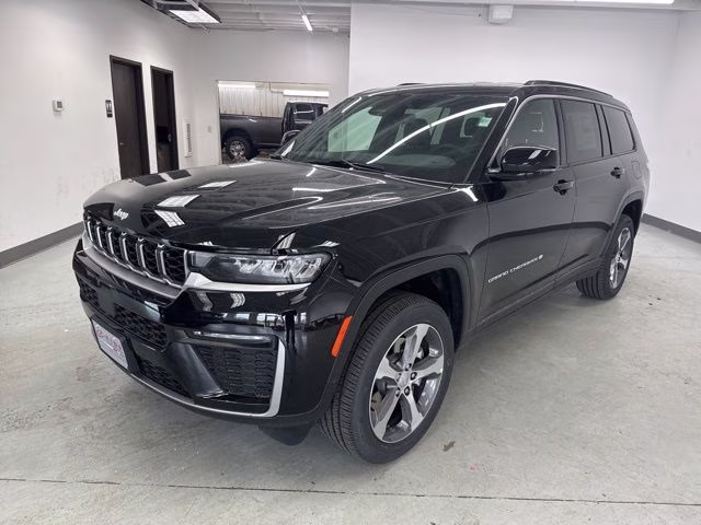 2026 Diamond Black Crystal Pearlcoat Jeep Grand Cherokee L Limited 4X4 SUV