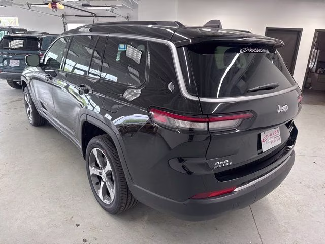 2026 Diamond Black Crystal Pearlcoat Jeep Grand Cherokee L Limited 4X4 SUV