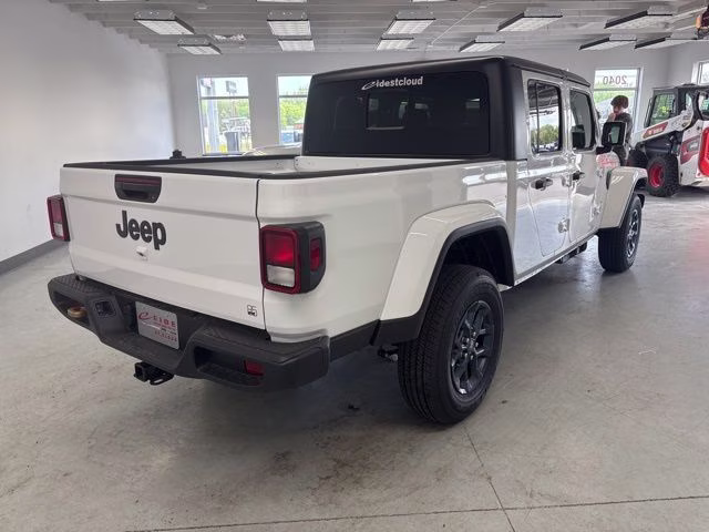 2026 Bright White Clearcoat Jeep Gladiator 85th Anniversary Edition 4X4 Truck