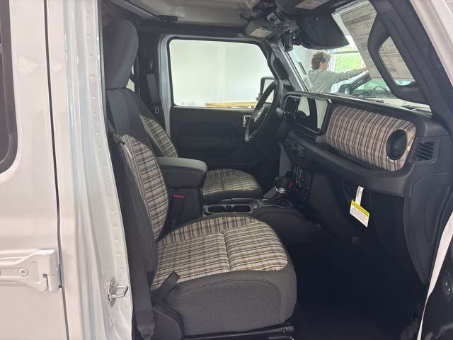 2026 Bright White Clearcoat Jeep Gladiator 85th Anniversary Edition 4X4 Truck