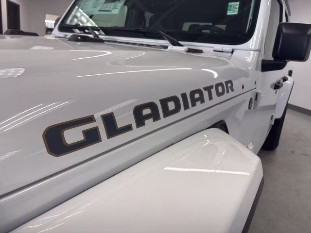 2026 Bright White Clearcoat Jeep Gladiator 85th Anniversary Edition 4X4 Truck