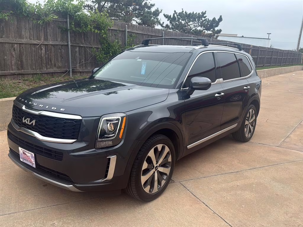 2022 Gravity Grey Kia Telluride S FWD SUV
