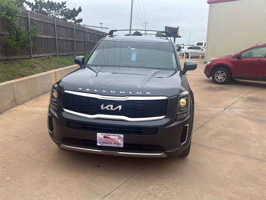 2022 Gravity Grey Kia Telluride S FWD SUV