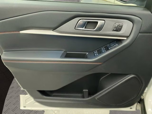 2025 White Metallic Ford Explorer ST-Line 4X4 SUV