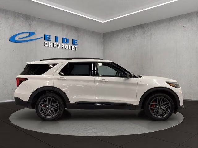 2025 White Metallic Ford Explorer ST-Line 4X4 SUV