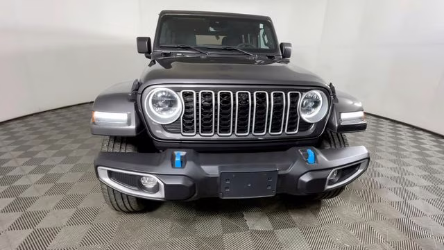 2024 Granite Crystal Metallic Clearcoat Jeep Wrangler Sahara 4xe 4X4 SUV