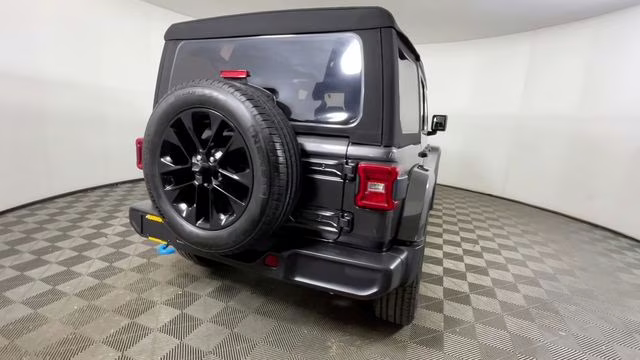 2024 Granite Crystal Metallic Clearcoat Jeep Wrangler Sahara 4xe 4X4 SUV