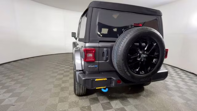 2024 Granite Crystal Metallic Clearcoat Jeep Wrangler Sahara 4xe 4X4 SUV