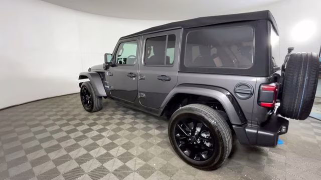 2024 Granite Crystal Metallic Clearcoat Jeep Wrangler Sahara 4xe 4X4 SUV
