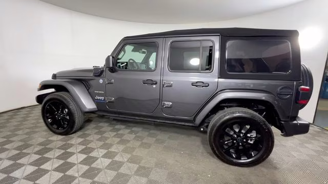 2024 Granite Crystal Metallic Clearcoat Jeep Wrangler Sahara 4xe 4X4 SUV