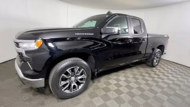2022 Black Chevrolet Silverado 1500 LT 4X4 Truck