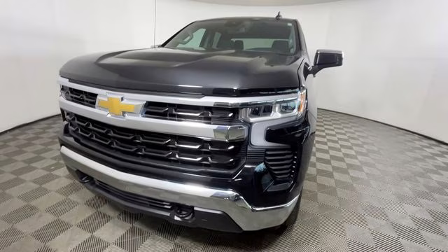 2022 Black Chevrolet Silverado 1500 LT 4X4 Truck