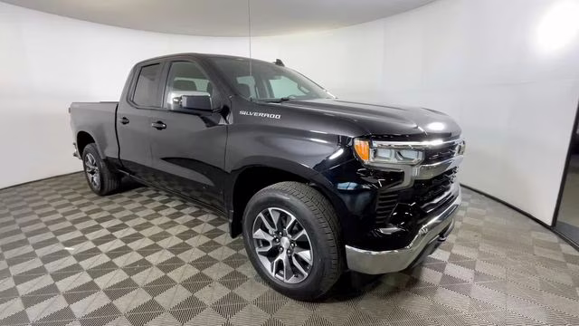 2022 Black Chevrolet Silverado 1500 LT 4X4 Truck
