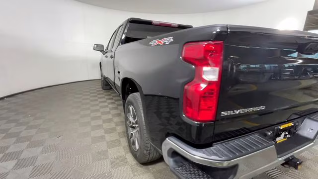 2022 Black Chevrolet Silverado 1500 LT 4X4 Truck