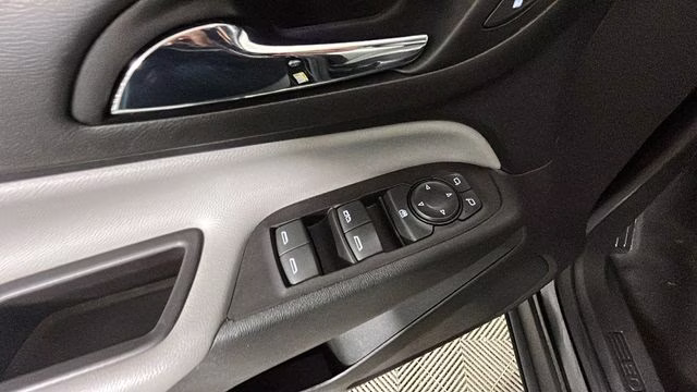 2022 Mosaic Black Metallic Chevrolet Equinox LS FWD SUV