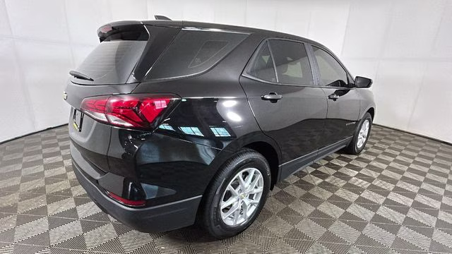 2022 Mosaic Black Metallic Chevrolet Equinox LS FWD SUV