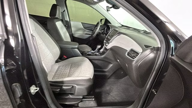 2022 Mosaic Black Metallic Chevrolet Equinox LS FWD SUV