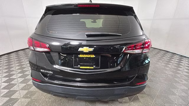2022 Mosaic Black Metallic Chevrolet Equinox LS FWD SUV