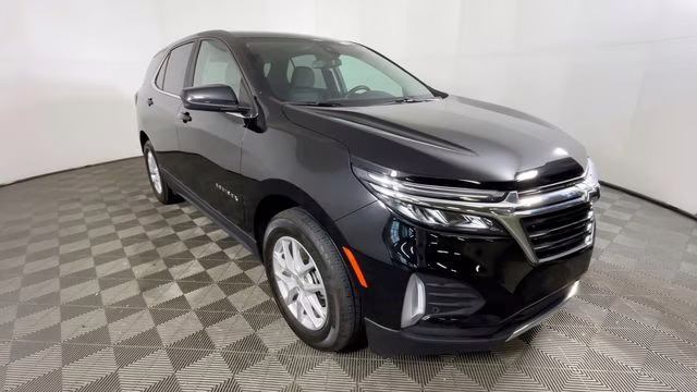 2024 Mosaic Black Metallic Chevrolet Equinox LT FWD SUV