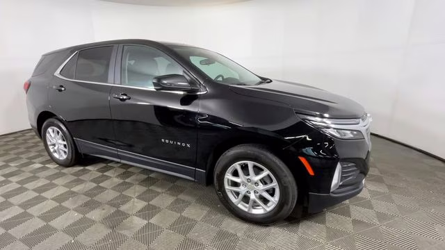 2024 Mosaic Black Metallic Chevrolet Equinox LT FWD SUV