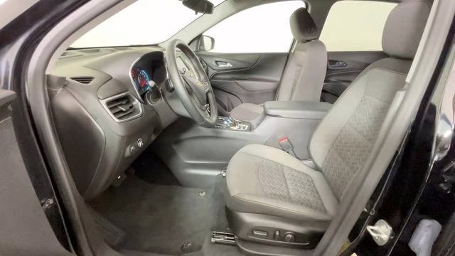 2024 Mosaic Black Metallic Chevrolet Equinox LT FWD SUV