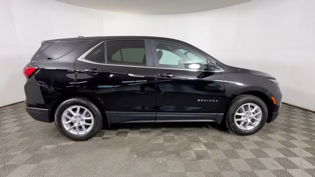 2024 Mosaic Black Metallic Chevrolet Equinox LT FWD SUV