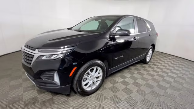 2024 Mosaic Black Metallic Chevrolet Equinox LT FWD SUV