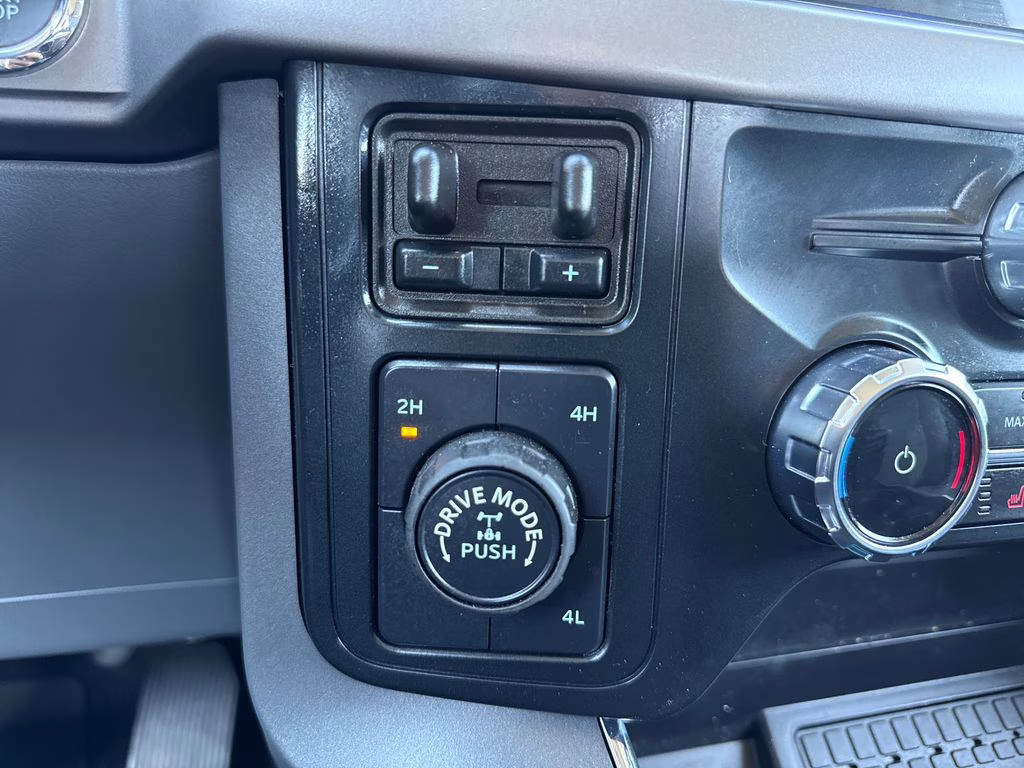 2025 Atlas Blue Metallic Ford F-150 XLT 4X4 Truck