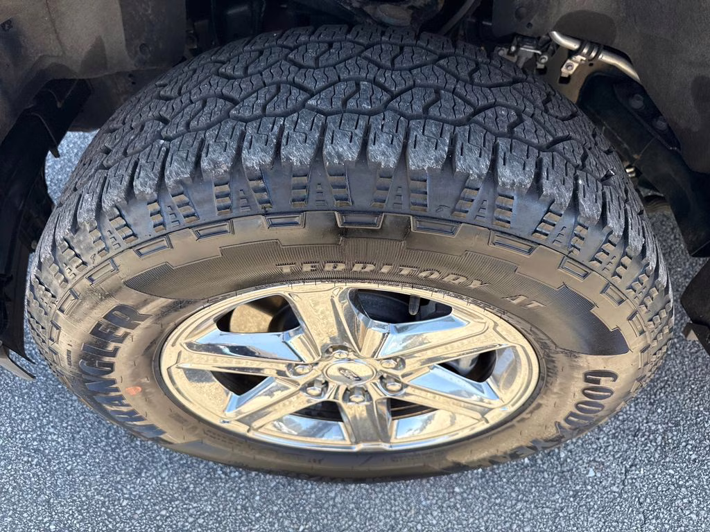 2025 Atlas Blue Metallic Ford F-150 XLT 4X4 Truck